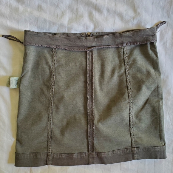 Jolt Skirt - Size 9 - Picture 10 of 10